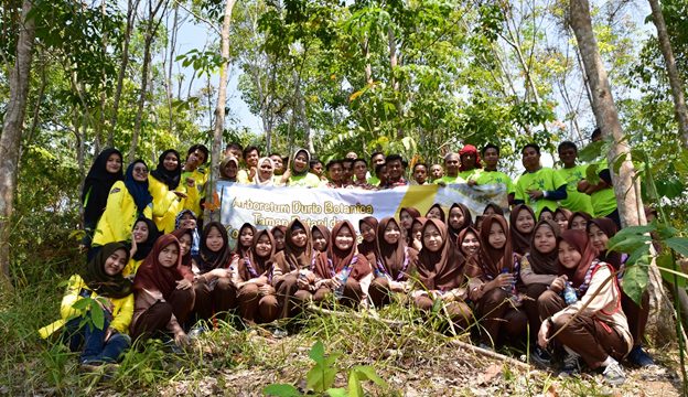 FMIPA Community Engagement Team Develop “Arboretum Durio Botanica” as The Center for Botanical Gardens and Durian Conservation