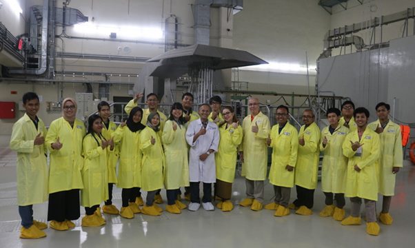 Recognize Nuclear and The Benefits Closer, ILUNI and FMIPA UI Students Educational Trip to BATAN