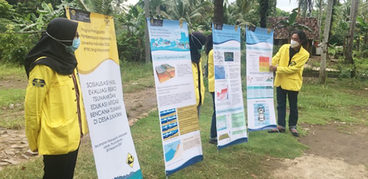 Akademisi FMIPA UI Gelar Edukasi Mitigasi Bencana Tsunami kepada Warga di Lebak, Banten